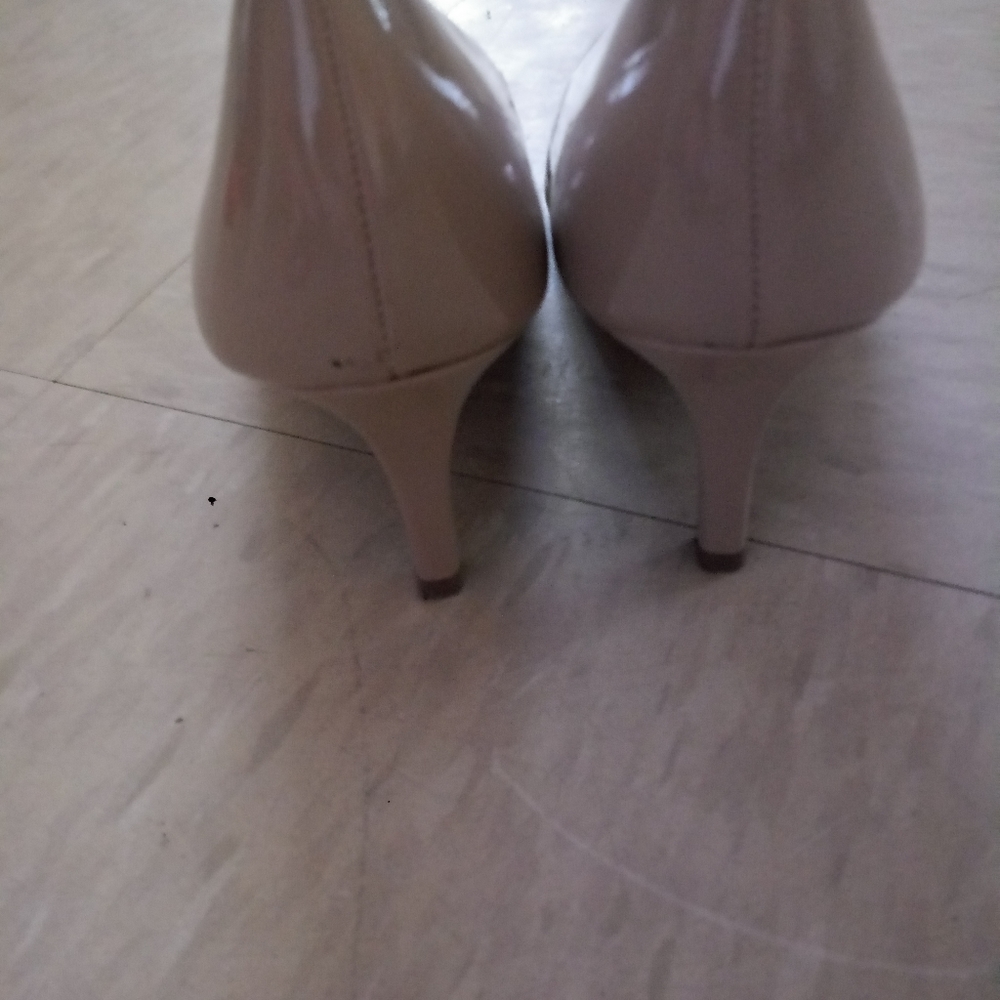 High Heels - Picture 5 of 5